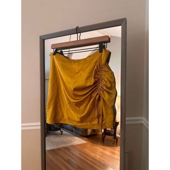 Kendall‎ + Kylie Hello Silk Marigold Mini Skirt Size Large - Picture 1 of 5
